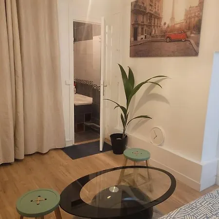 Charmant Appartement Pres De Montmartre Paris Exterior photo